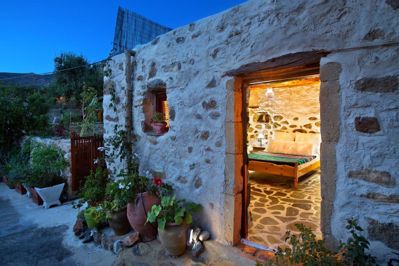 Natura Cottages Makrýgialos Exterior foto